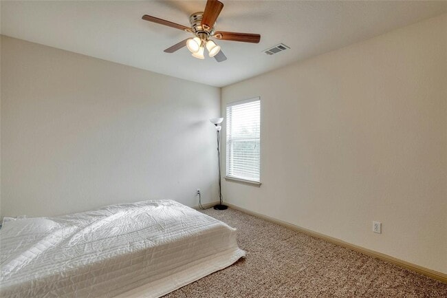 Building Photo - 20632 Farm Pond Ln