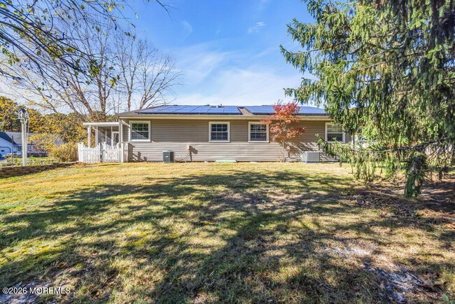 Building Photo - 5B Spring St