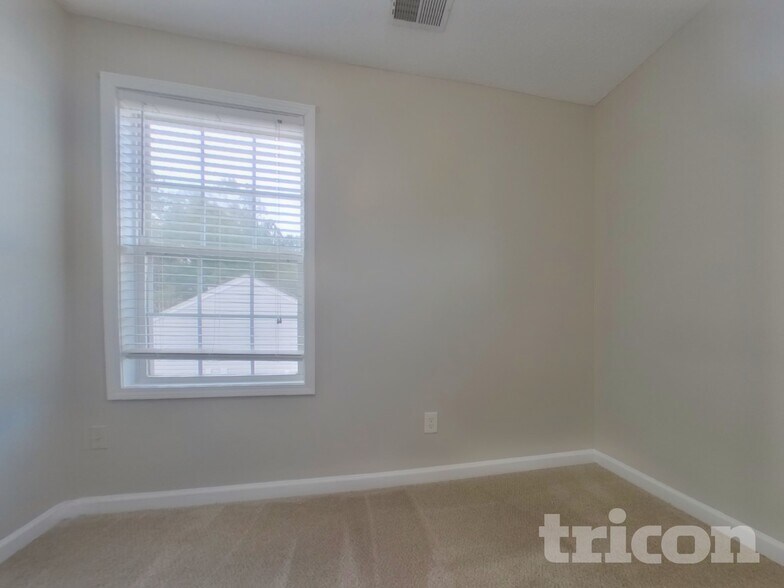 Building Photo - 341 Rosemont Ct