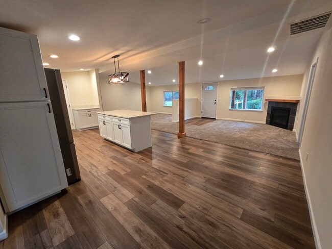 Building Photo - 21610 Orting