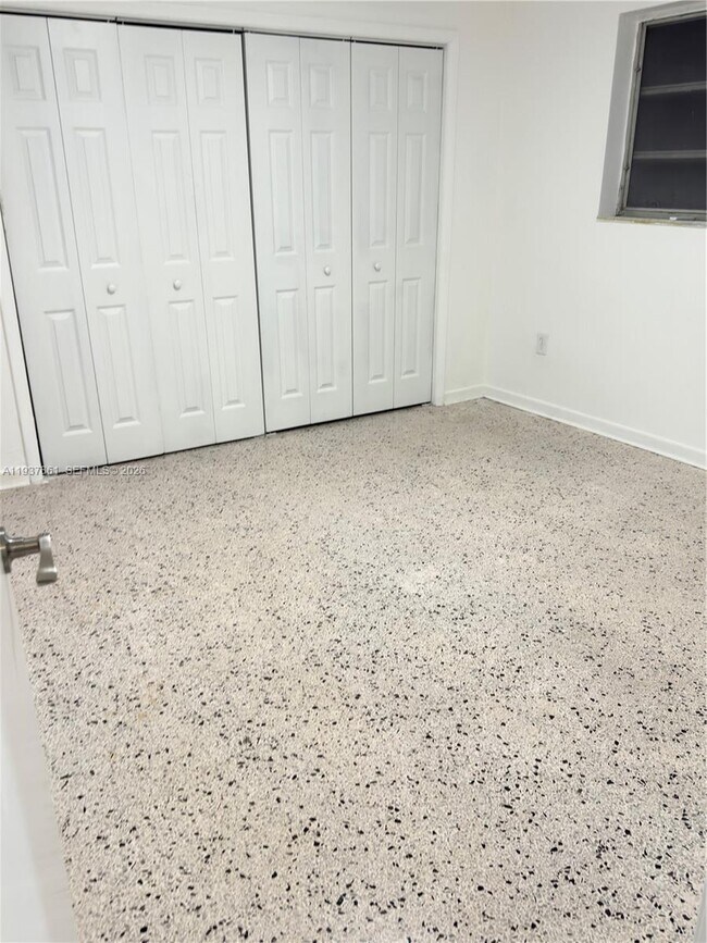 Building Photo - 1141 NW 32nd Ave