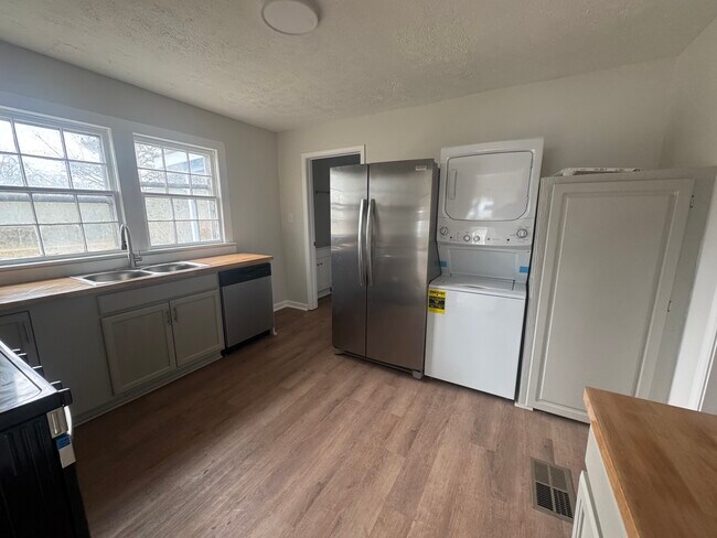 Building Photo - 3487 Jack Johnson Rd