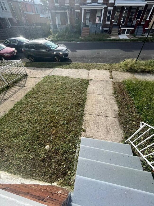 Building Photo - 1717 N Pulaski St