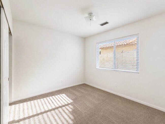 Building Photo - 68412 Descanso Cir
