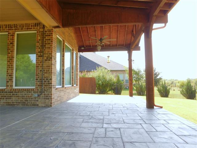 Building Photo - 1704 Serra Dr