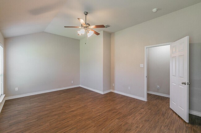 Building Photo - 6141 Bowfin Dr