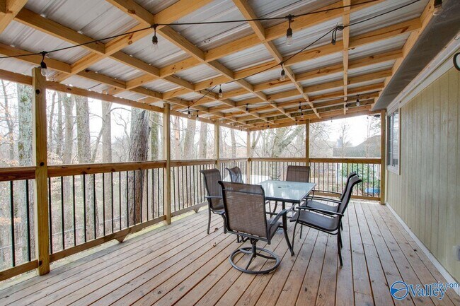 Building Photo - 143 Rebecca Pines Dr