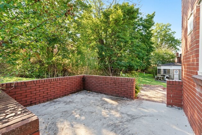 Building Photo - 3Bd/1.5 Bath Home -- IRRESISTIBLE PROMOTION if a lease is signed for 1/1/2025!