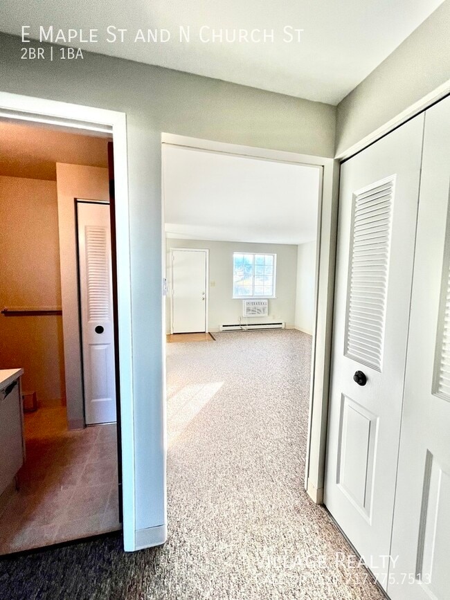 Building Photo - 361 E Maple St