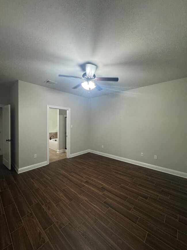 Building Photo - ? Stylish Brick  Rental Home in Riverscape...