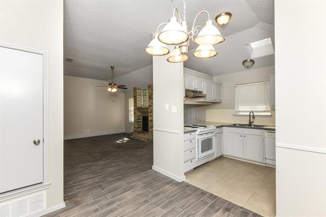 Building Photo - 914 Pierce Arrow Dr