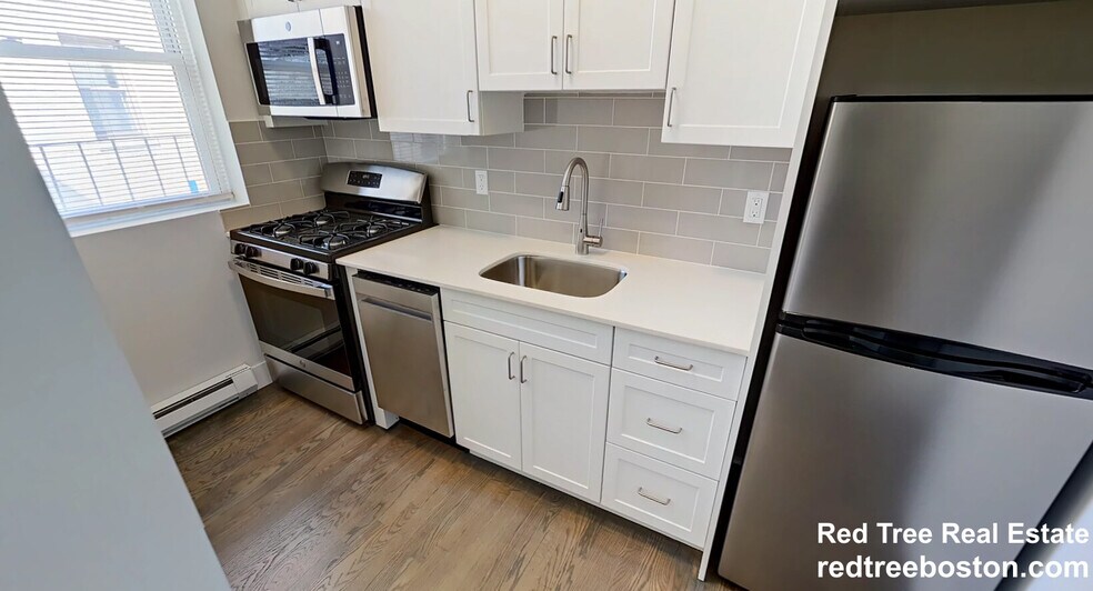 Building Photo - 77 Park Dr