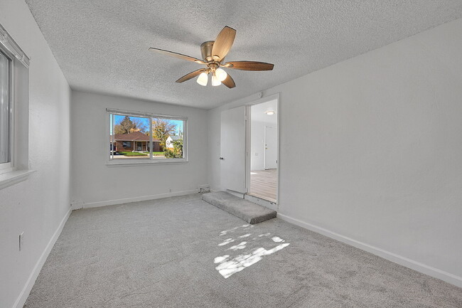 Building Photo - $1,995 - 3 Bed, 1 Bath Newly Updated Home In Denver with Fenced in Yard!