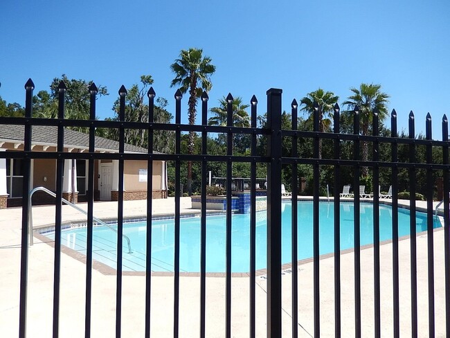 Building Photo - 1988 Green Castle Ln