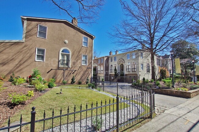 Building Photo - 835 Piedmont Ave NE