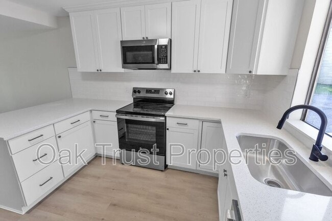 Building Photo - 107 Willow Ct