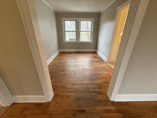 Building Photo - 628 E 4th Ave