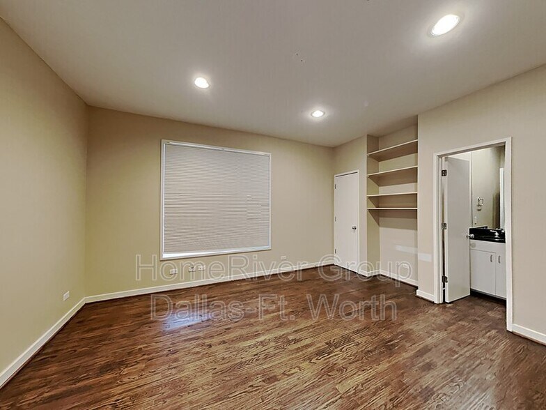 Building Photo - 2914 Woodside St