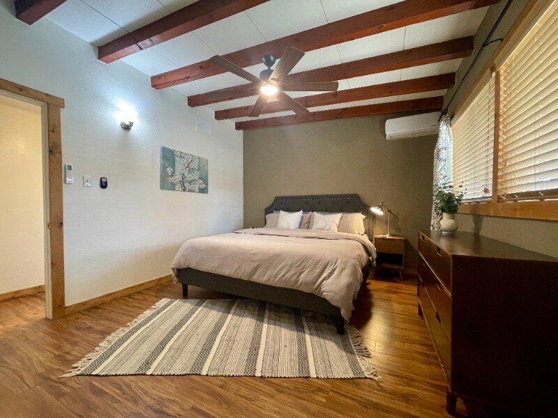 Building Photo - 71590 Juanita Dr