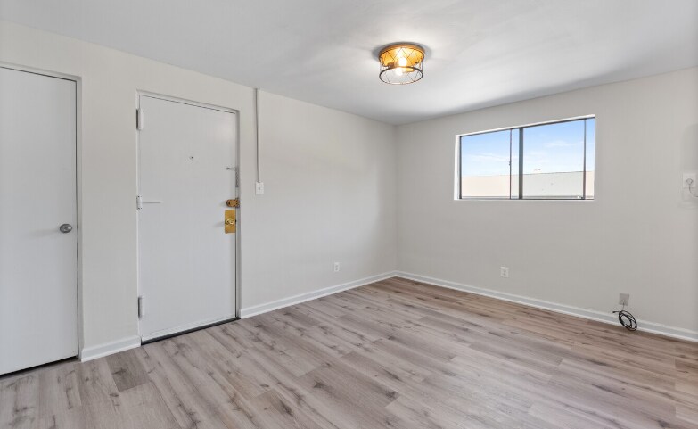 Building Photo - 50 W Broad St