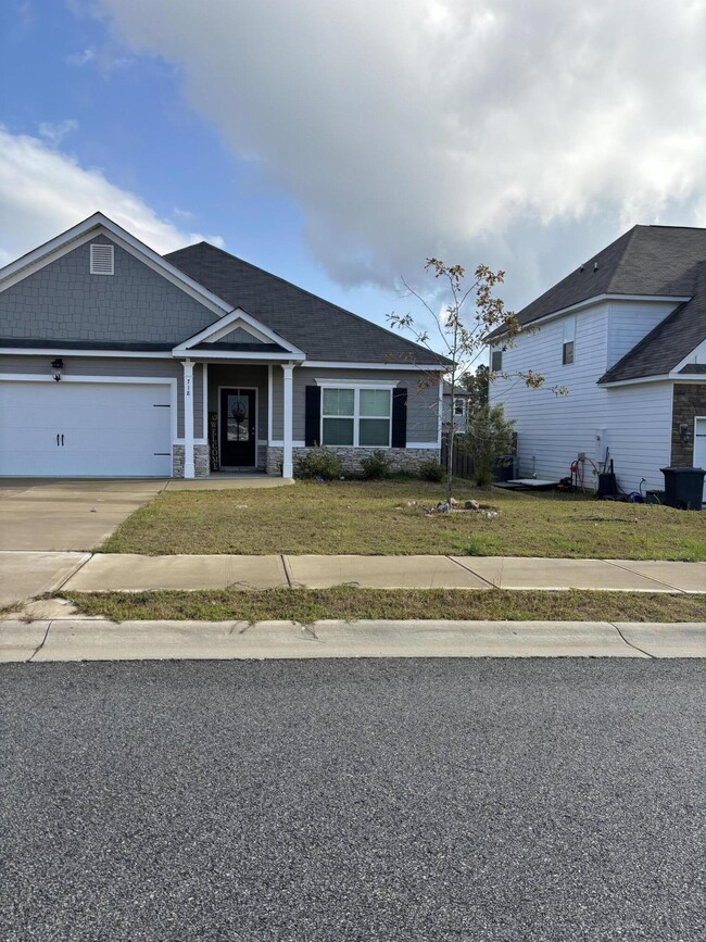 Primary Photo - 718 Navan Ln