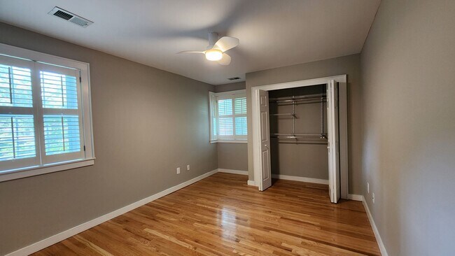 Building Photo - Rare Opportunity In Belle Haven Neighborhood - Yard Work Included in Rent