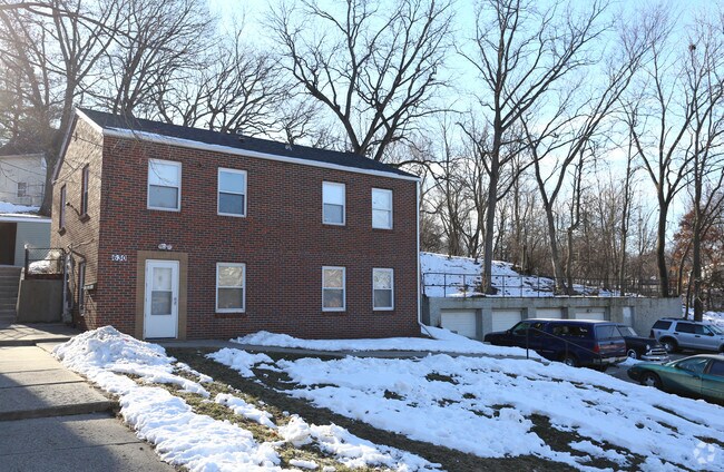 Building Photo - 618-626 Bancroft St