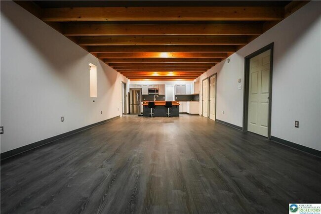 Building Photo - 335 Walnut Dr