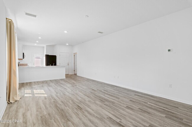 Building Photo - 56 Silverthorn St