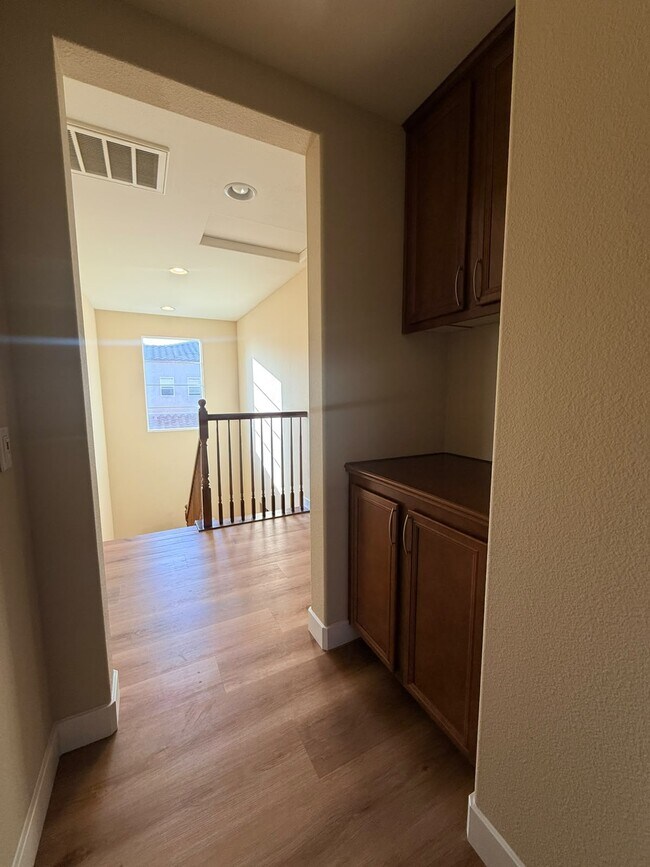 Building Photo - 1824 Wolf Canyon Loop