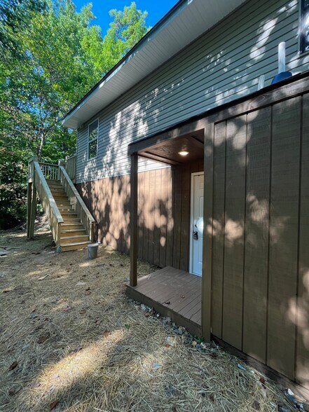 Building Photo - 718 Mount Vernon Rd
