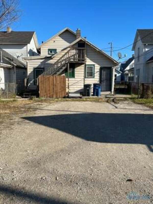 Building Photo - 1136 Oak Street