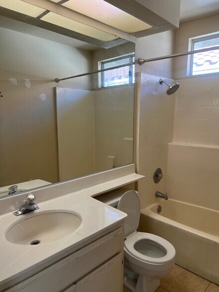 Building Photo - 10484 Agate Ave