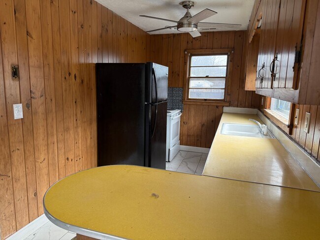 Building Photo - 221 Taylor St