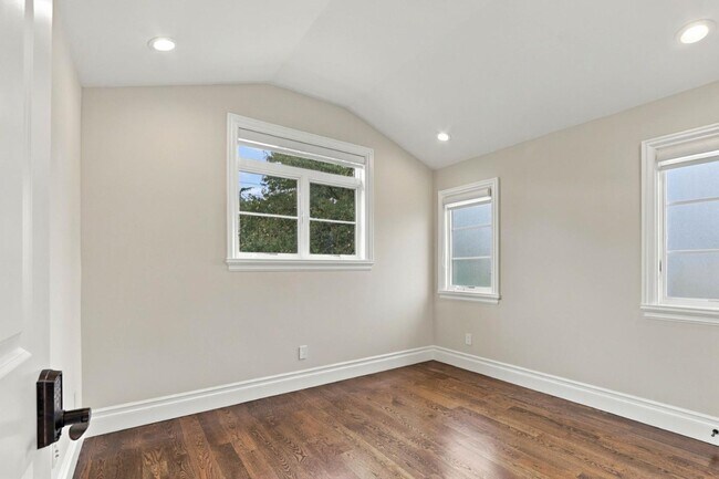 Building Photo - 3878 Magnolia Dr