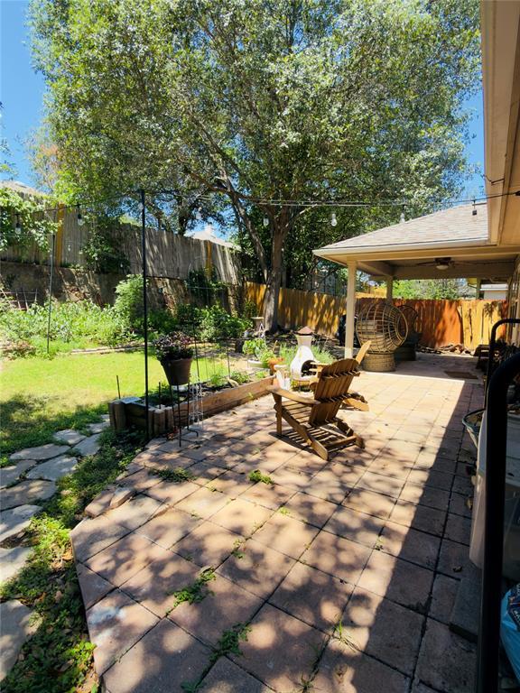 Building Photo - 9300 Pioneer Forest Dr
