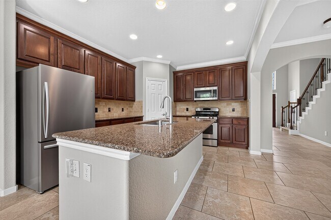 Building Photo - 50 Vershire Cir
