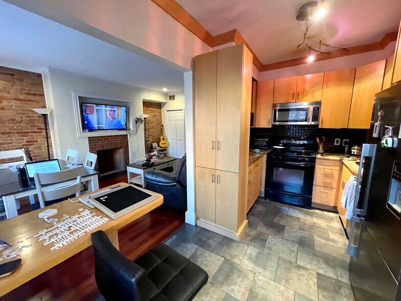 Building Photo - 45 Hemenway St