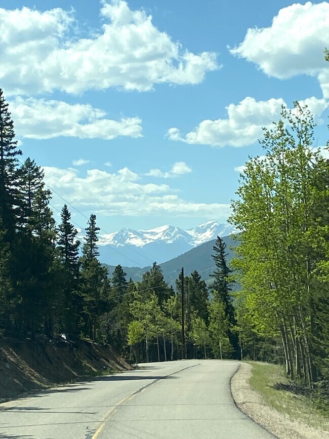 Building Photo - 28 Valley View Ln