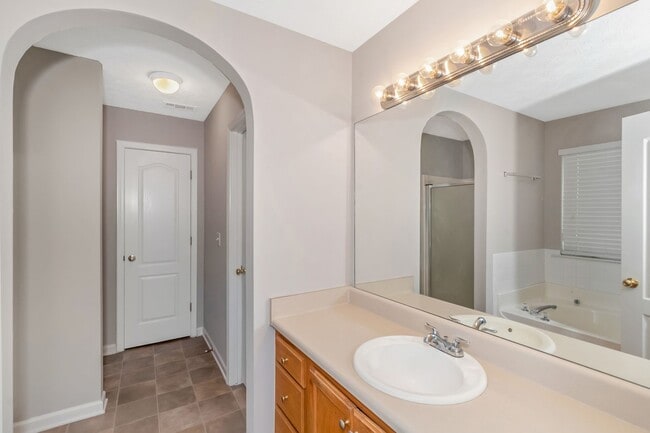 Building Photo - Coming Soon.. Prelease Now! Gorgeous 3bedroom 2bath ranch home for lease in McDonough!