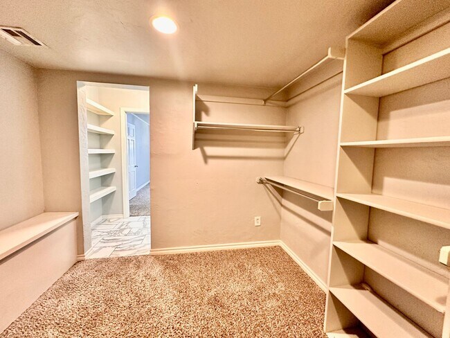 Building Photo - 3 Bed Home OKC - Move in Deposit-Free! (If Qualified)