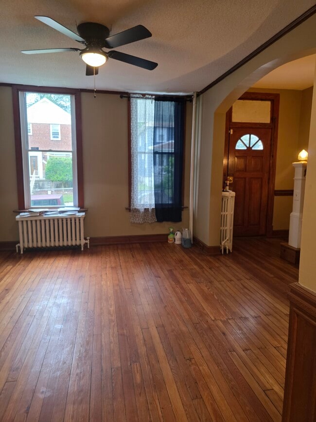 Building Photo - 4002 Belwood Ave