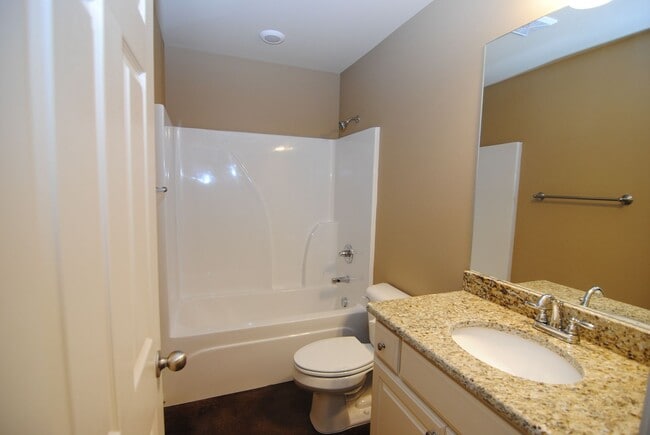 Building Photo - 3/2 Open Floor Plan, One Level in Sherwood