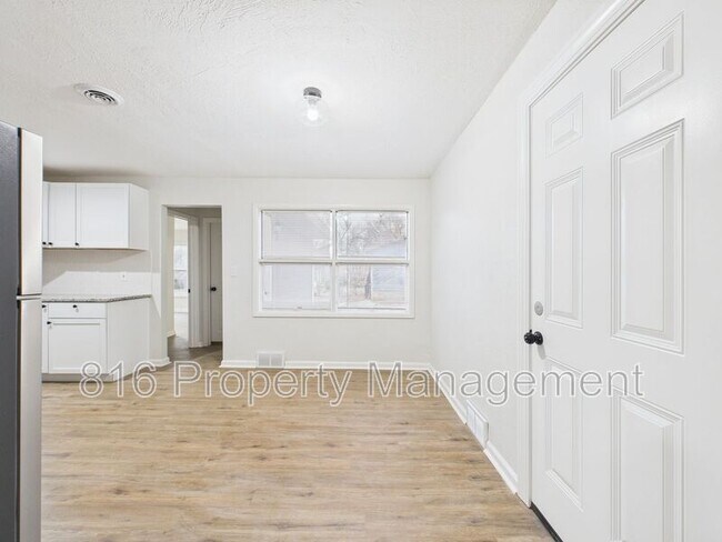 Building Photo - 11211 Corrington Ave