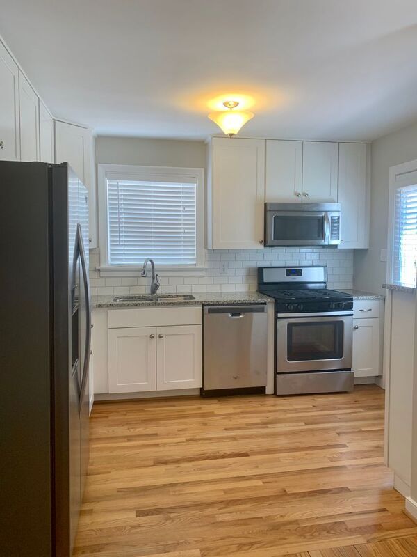Building Photo - 903 Willow Lawn Dr