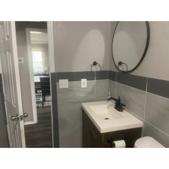 +1 (415) 203-6884 - 1701 S Monroe St