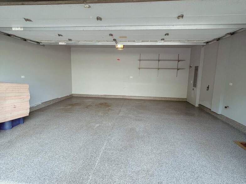 Building Photo - 1388 Scarboro Rd