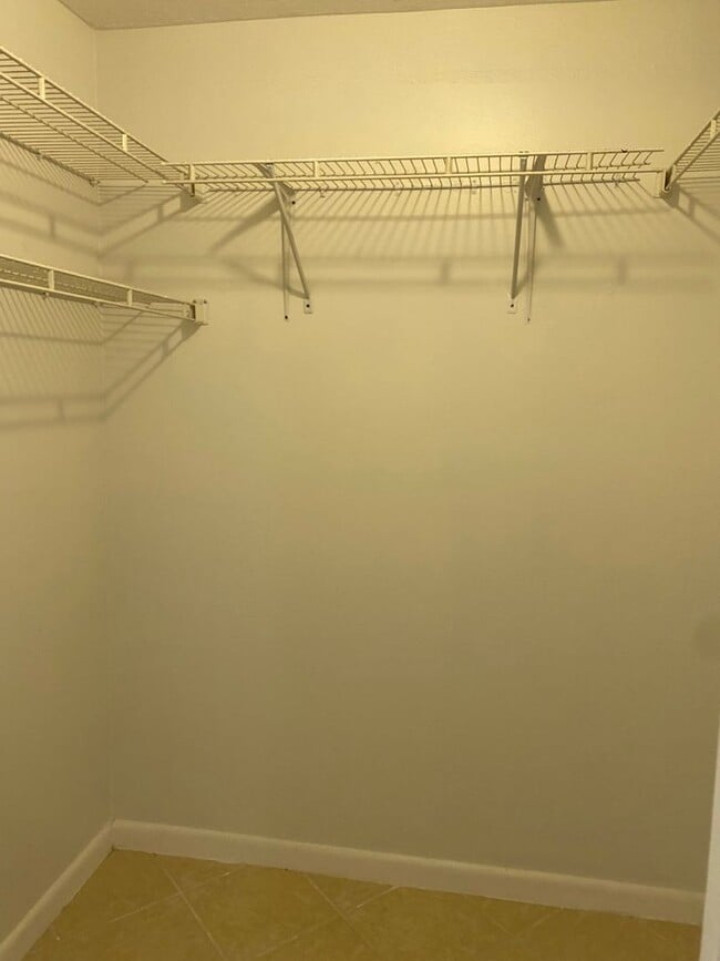 Building Photo - Winter Garden 2 Bedroom 2 Bath home