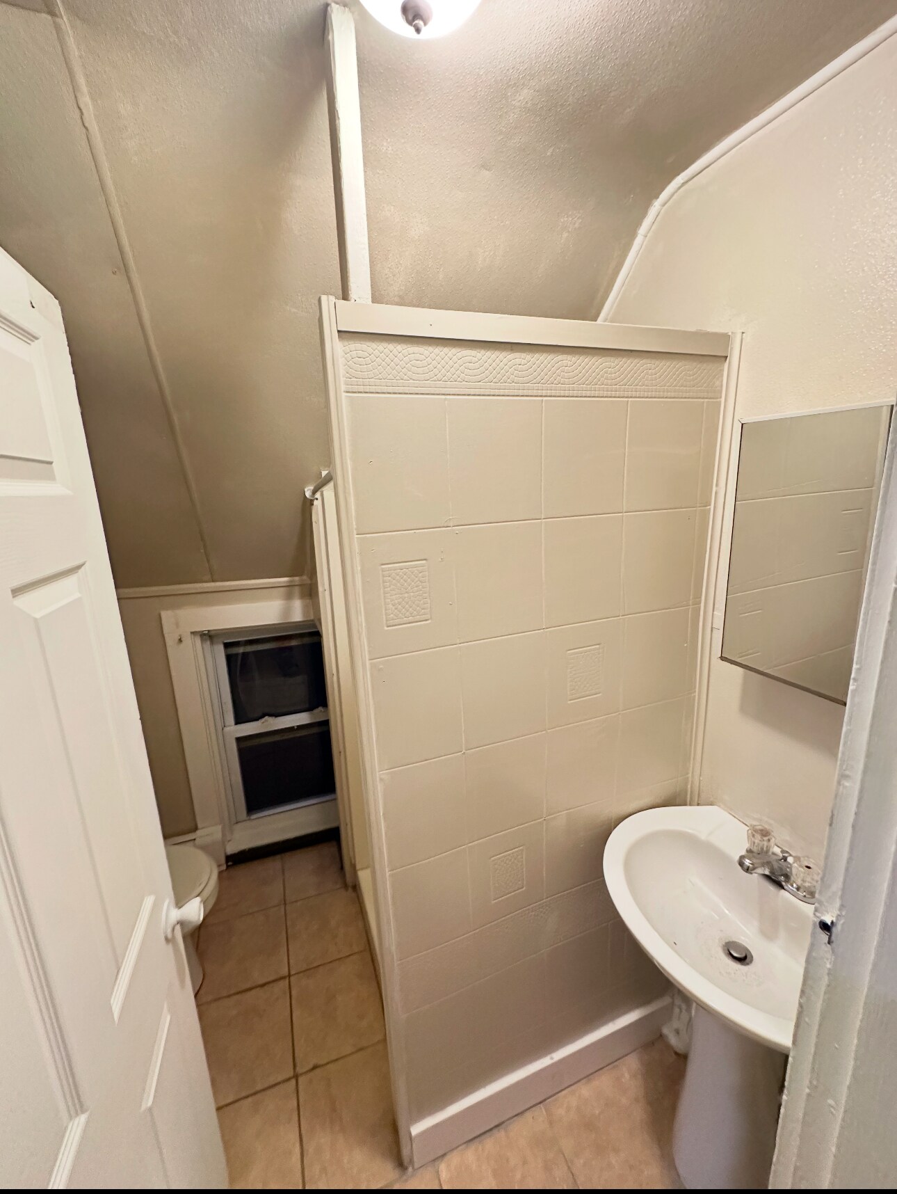 Building Photo - 89 Hamlet Ave