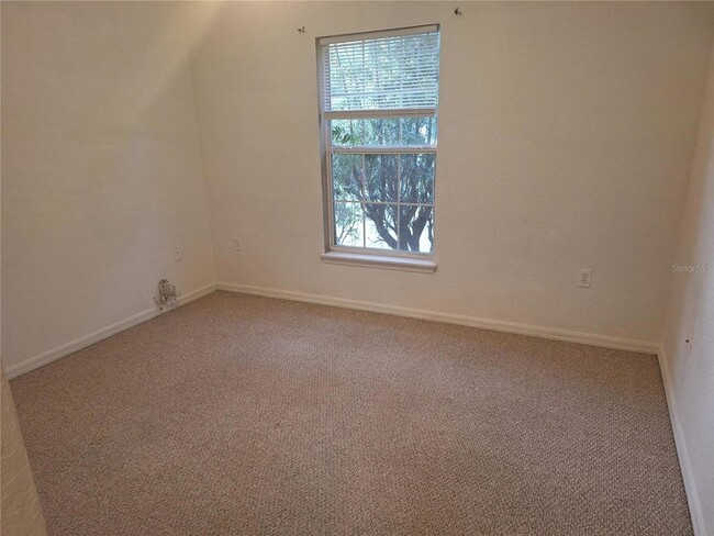 Building Photo - 622 Tamarin Ln